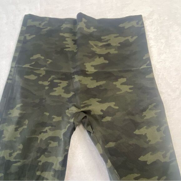 SPANX LOOK AT ME NOW CAMO LEGGINGS - Picture 5 of 8